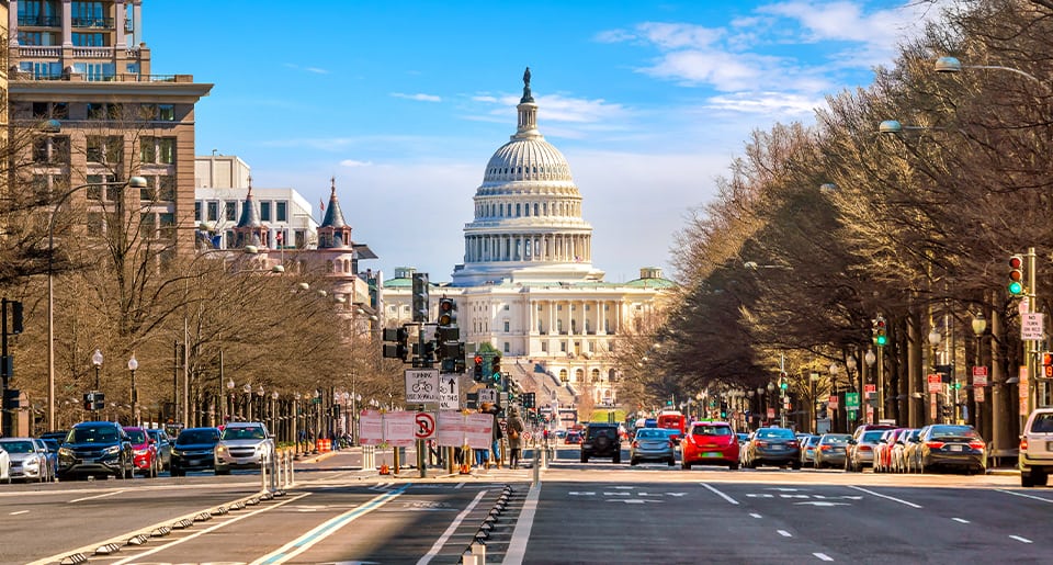 Geopolitiska spänningar och globala utmaningar i fokus när STINT anordnade en panel på AIEA-konferensen i Washington